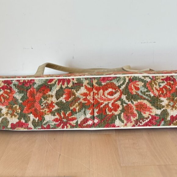 XL Vintage Handbag with Floral Motif and Bakelite frame - Picture 2 of 6